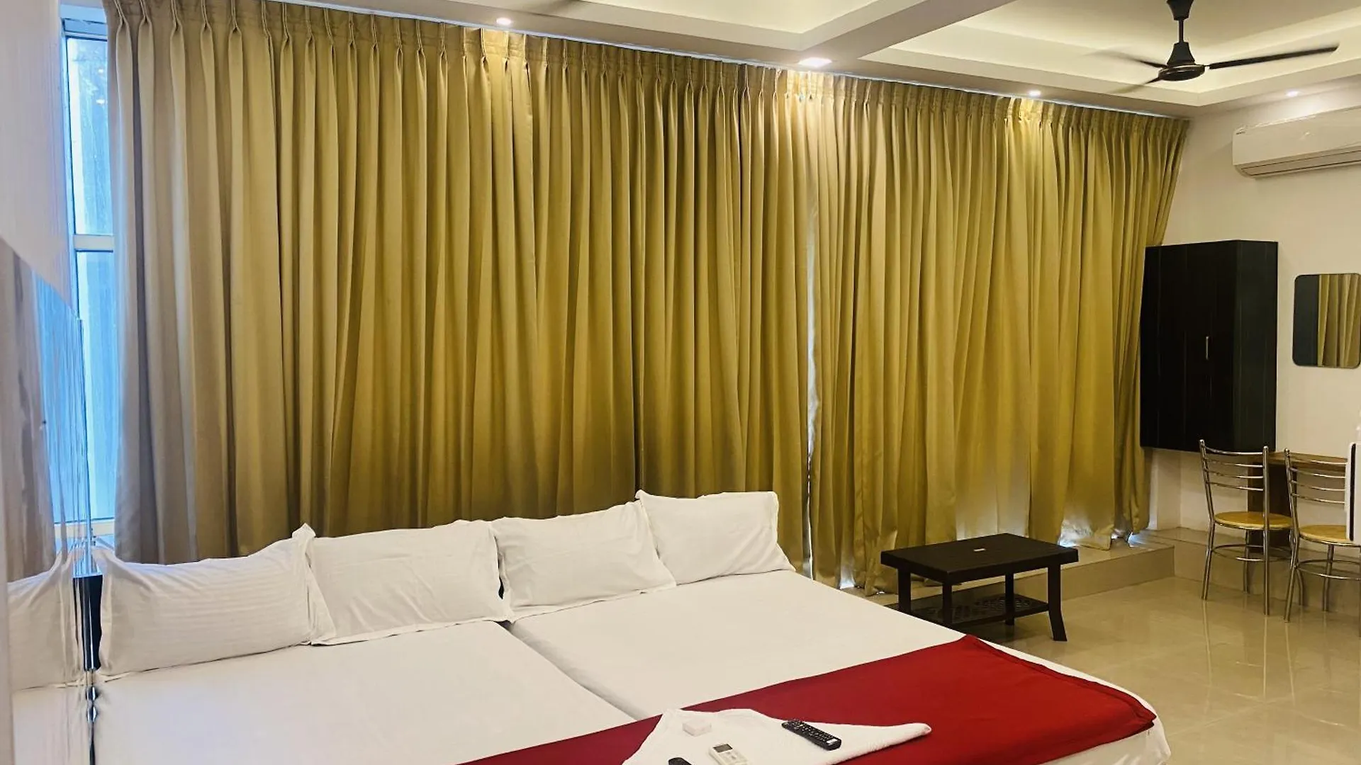 *** فندق Nearest Rooms Thrissur الهند