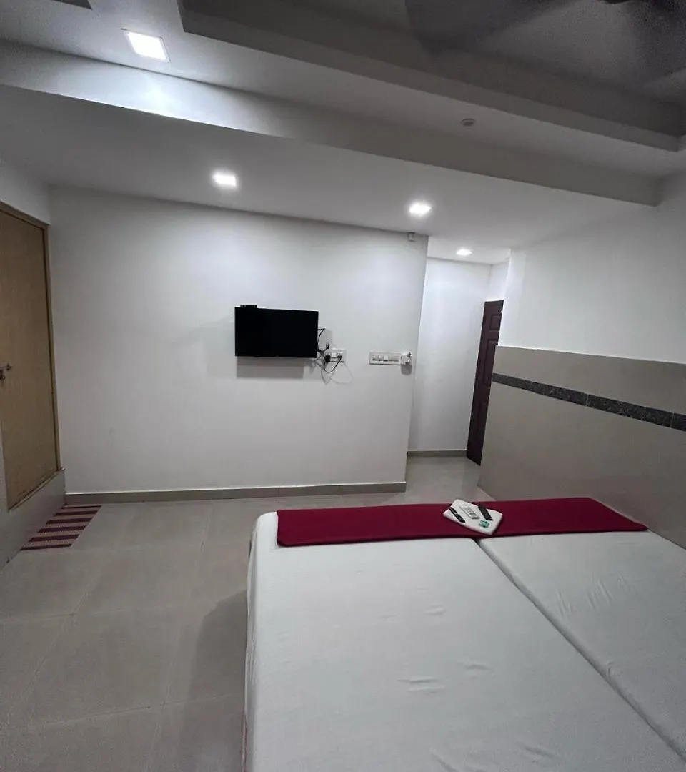 Nearest Rooms Thrissur 3*,
